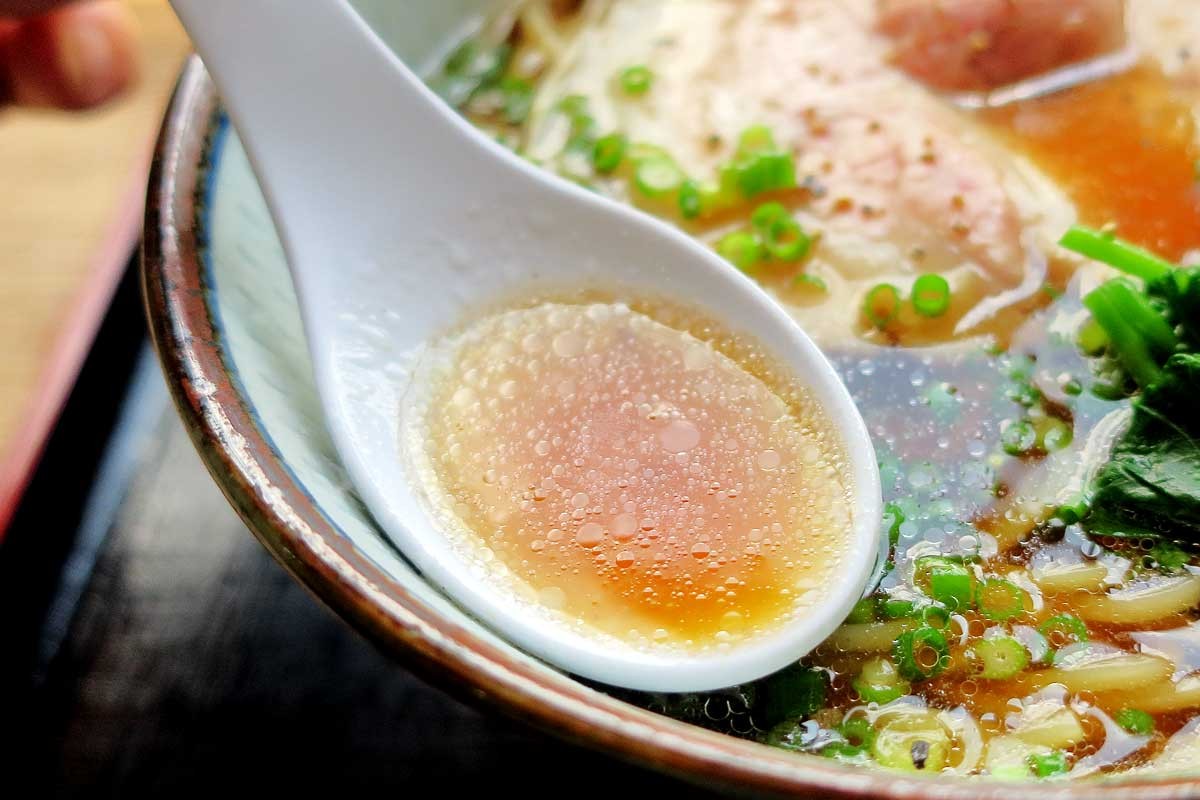 鳥取県伯耆町のそば店『まつおか食堂』の自家製ラーメン