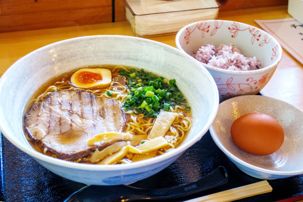 鳥取県倉吉市関金の燻製料理専門店『燻製道楽』のラーメン