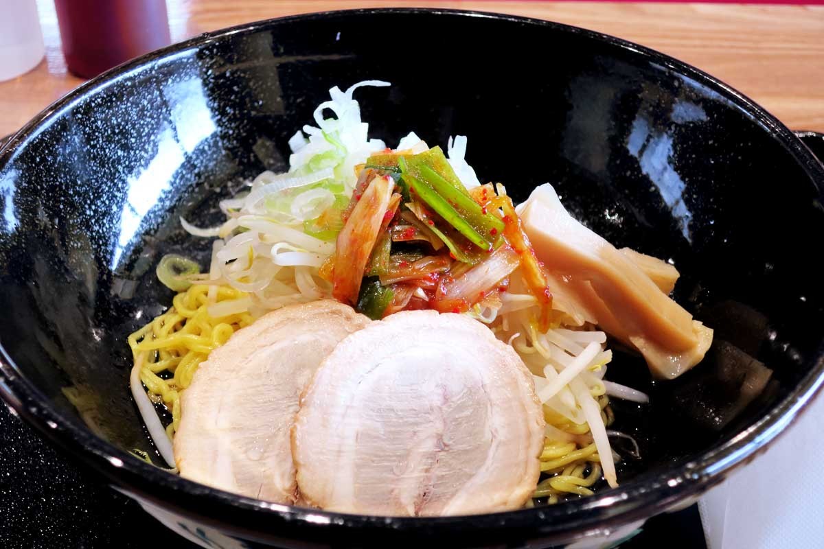 島根県松江市の人気ラーメン店『らーめん・油そば TORA』の油そば