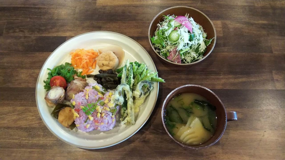 鳥取県伯耆町にある『cafeうさぎや』のランチ