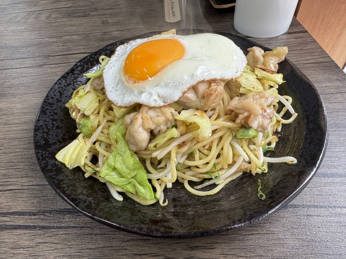 出雲市中野にある焼きそば専門店『スヤキ屋ふくちゃん』の「スヤキ」