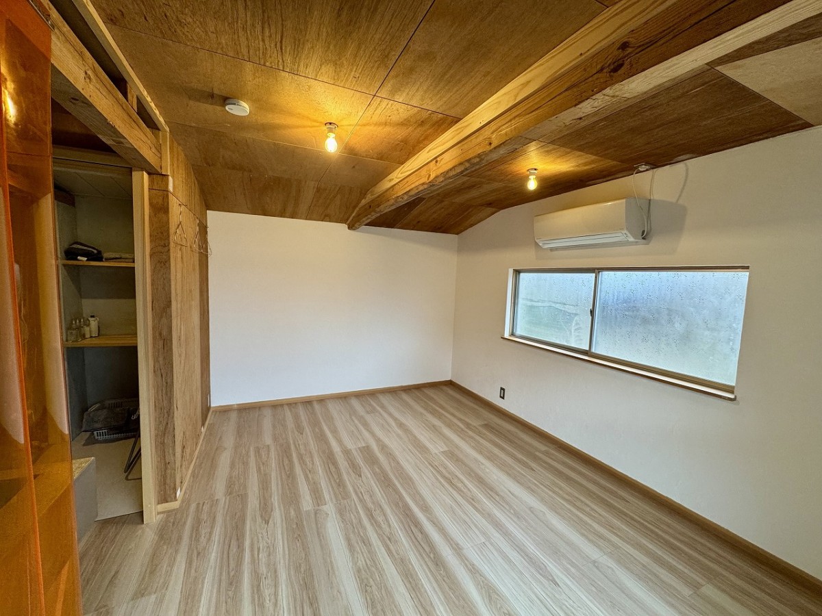 島根県出雲市にある酒場『SPACE大北』の宿泊施設の様子