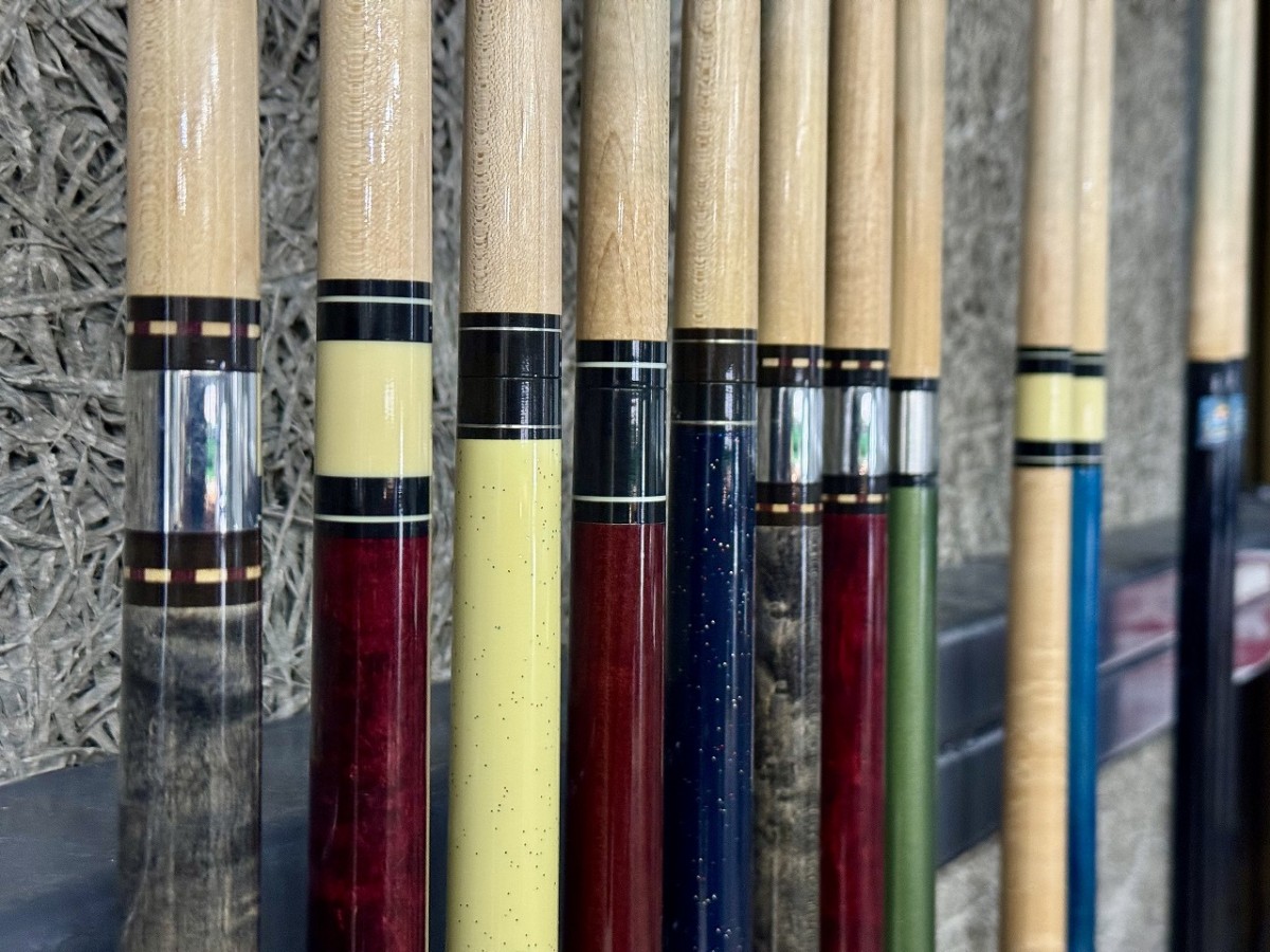 島根県出雲市にあるビリヤード専門店『ポケットキングハウス』のキュー