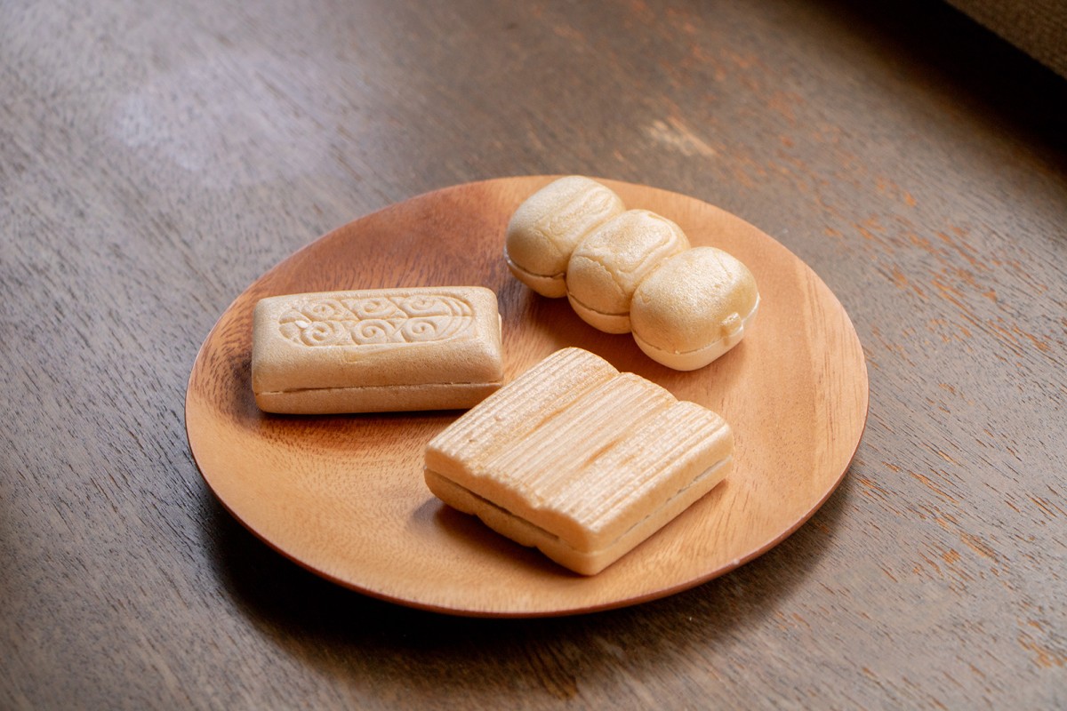 島根県出雲市にある和菓子処『馬庭開運堂』のもなか