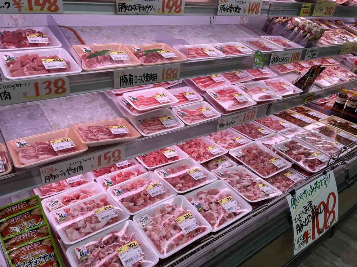 島根県松江市にある『岡田商店』で販売している肉