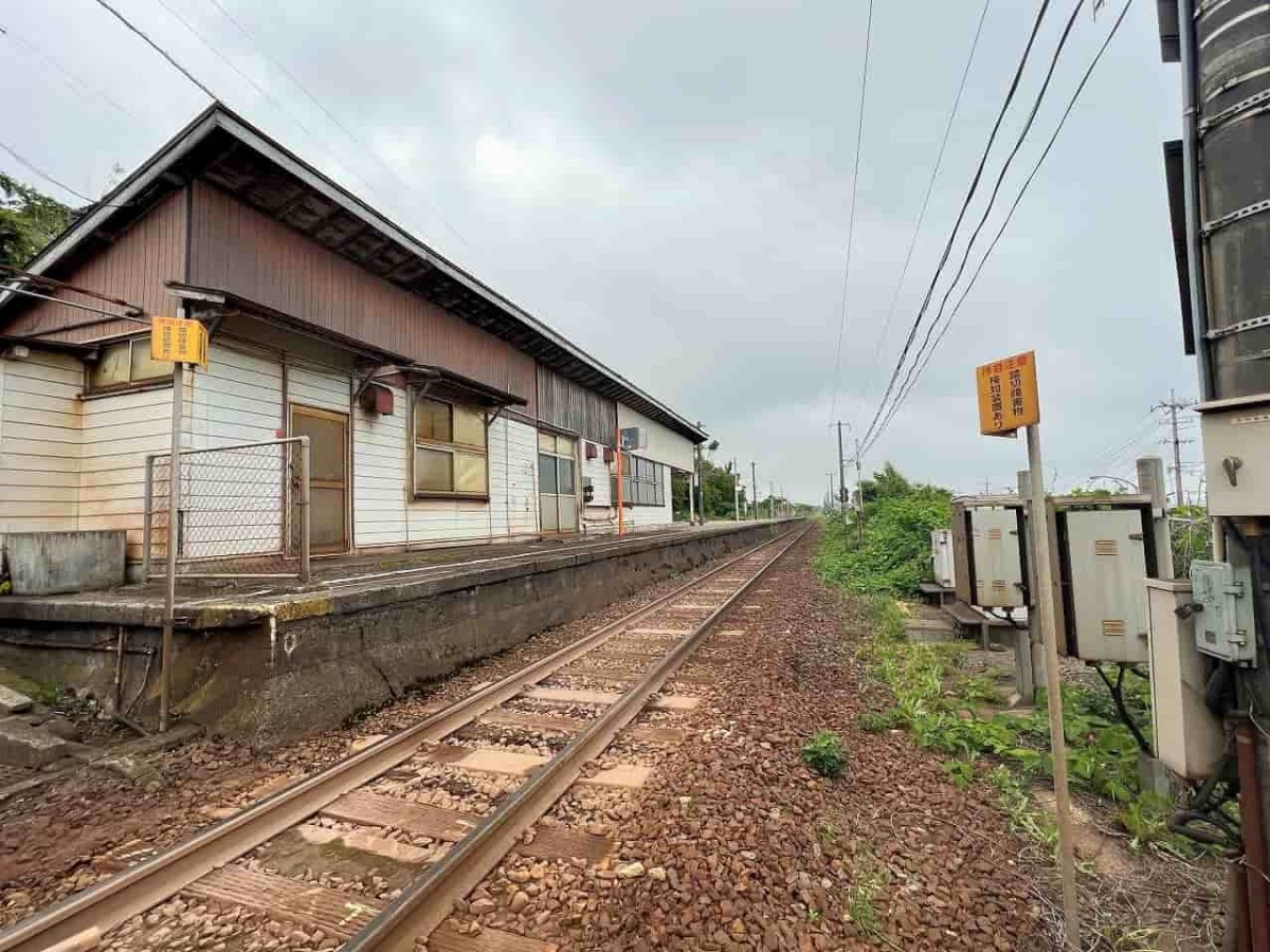 鳥取県大山町にある『名和駅』の様子