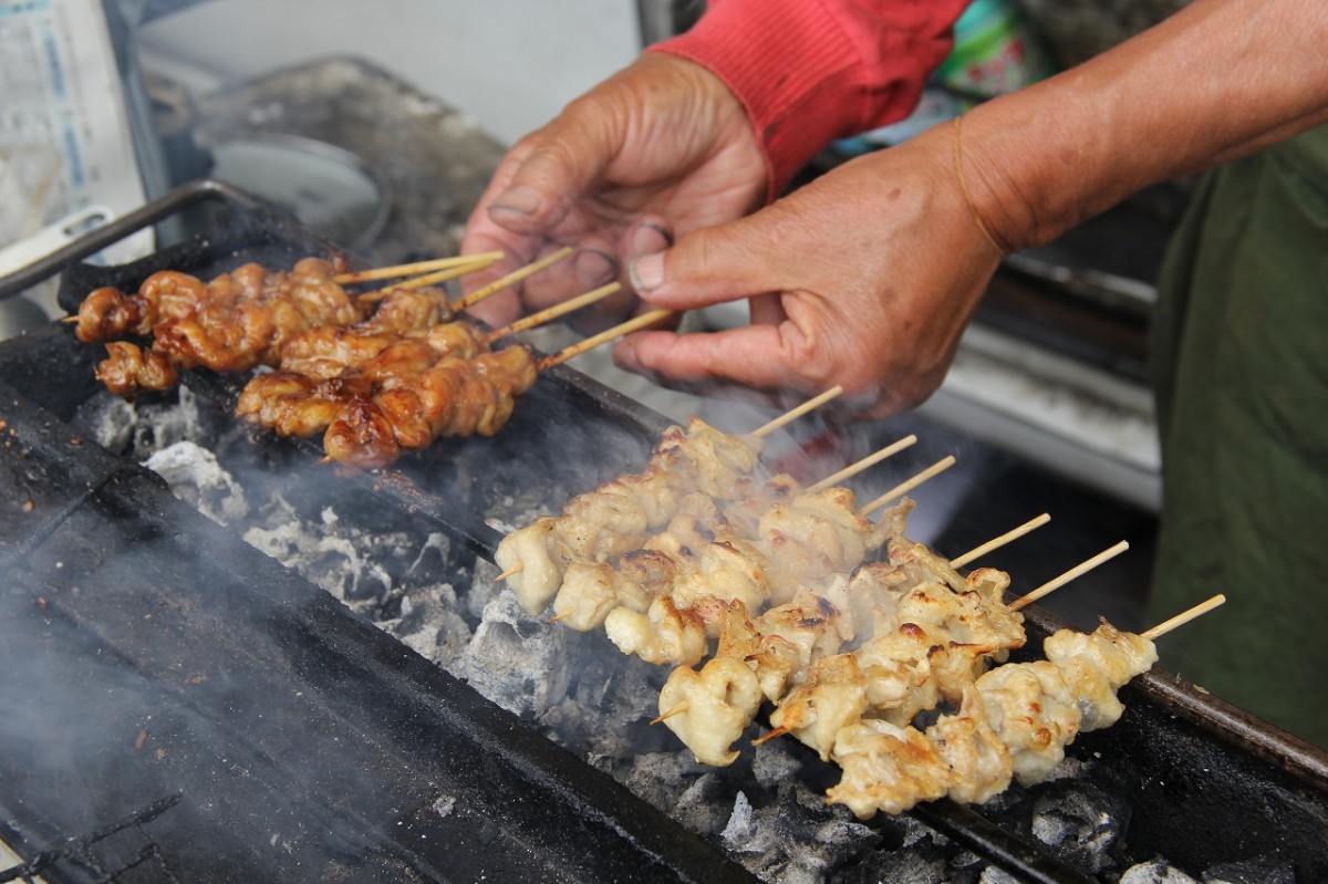 米子市のスーパーに出店する焼き鳥店「まる米子市のスーパーに出店する焼き鳥店「まる鳥」の商品