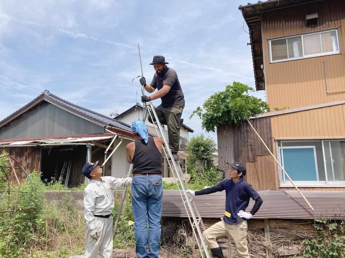 出雲市で行われた手掘りの井戸掘りの様子