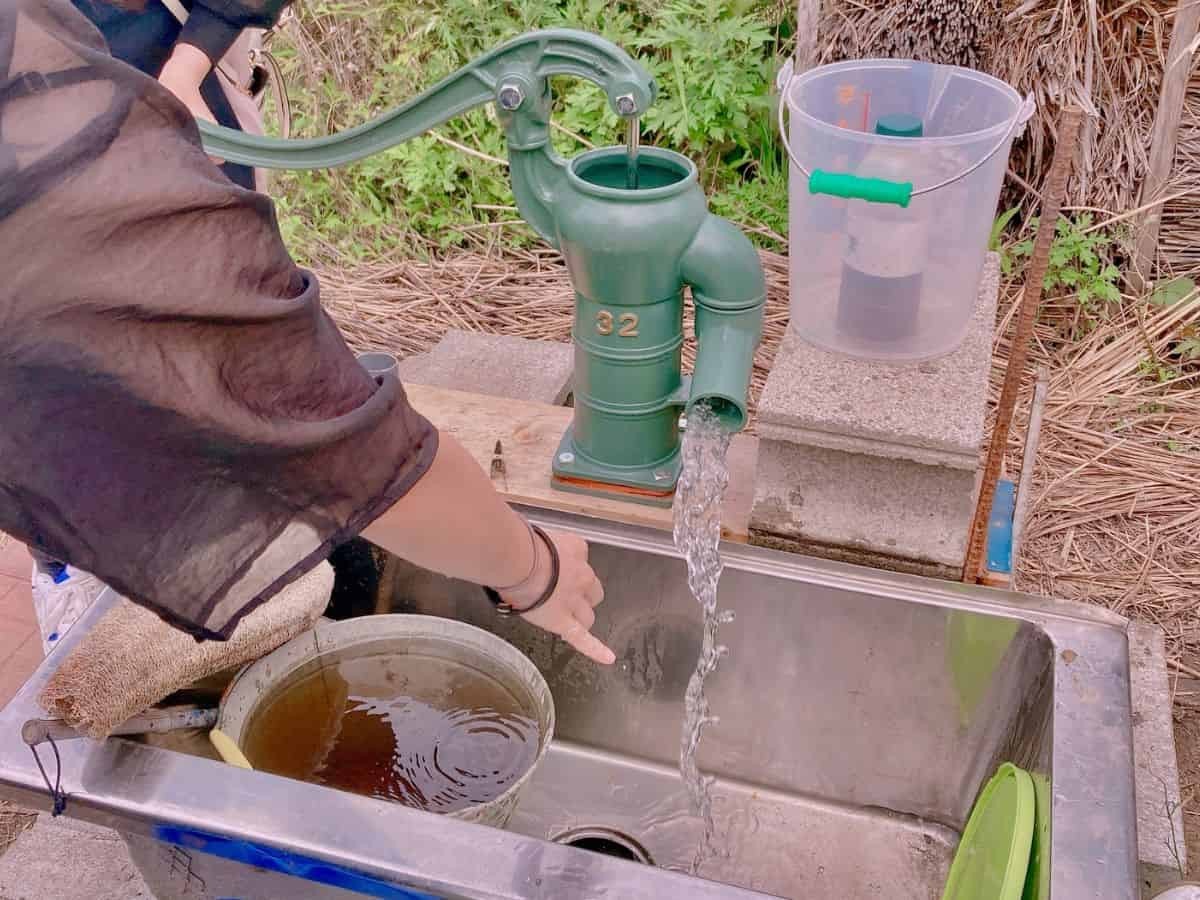 島根県出雲市にある「NPO法人かえる倶楽部」で開催された井戸掘りワークショップの様子