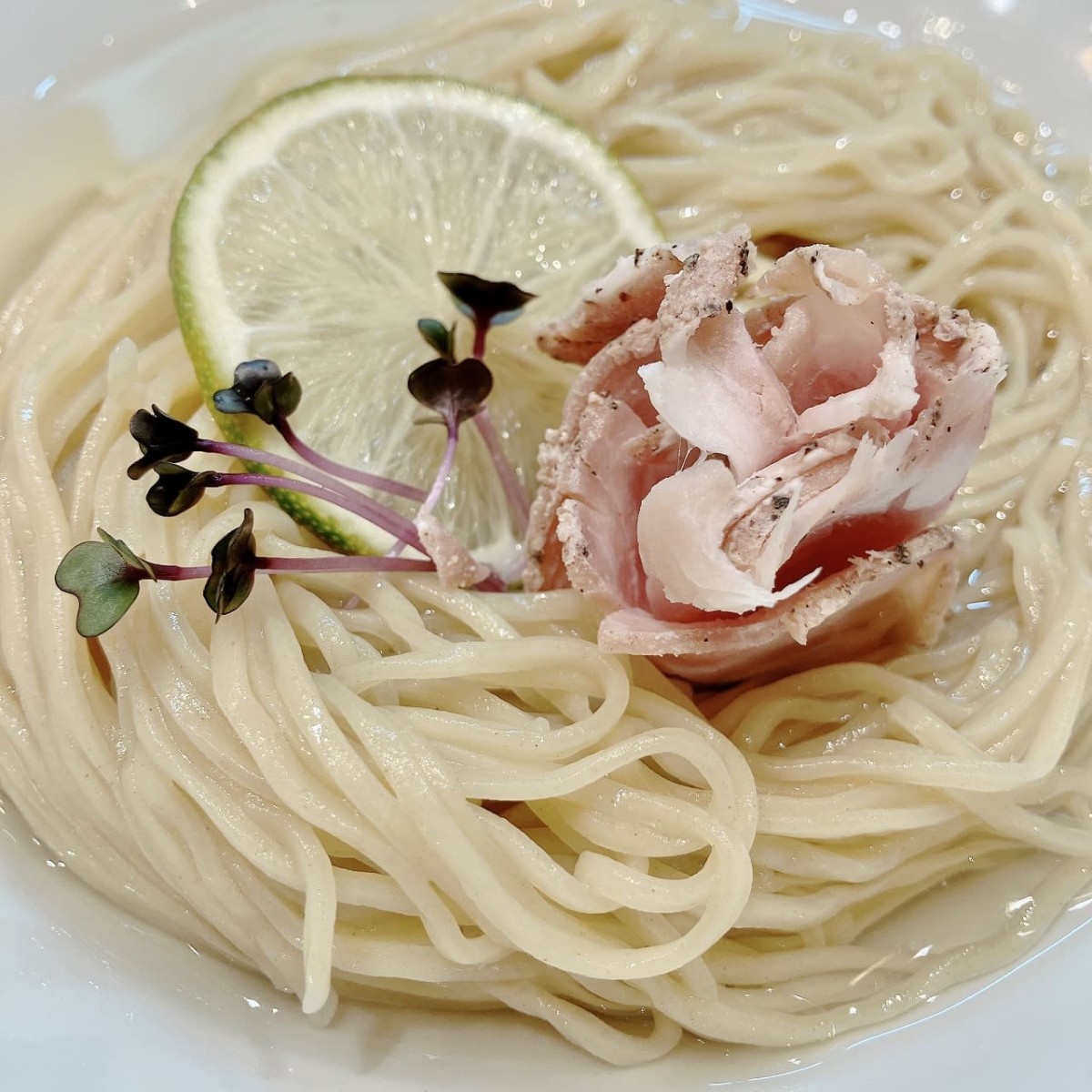 島根県出雲市にあるラーメン店『ぐり虎 ゆめタウン出雲店』の夏季限定麺「昆布水淡麗つけ麺」