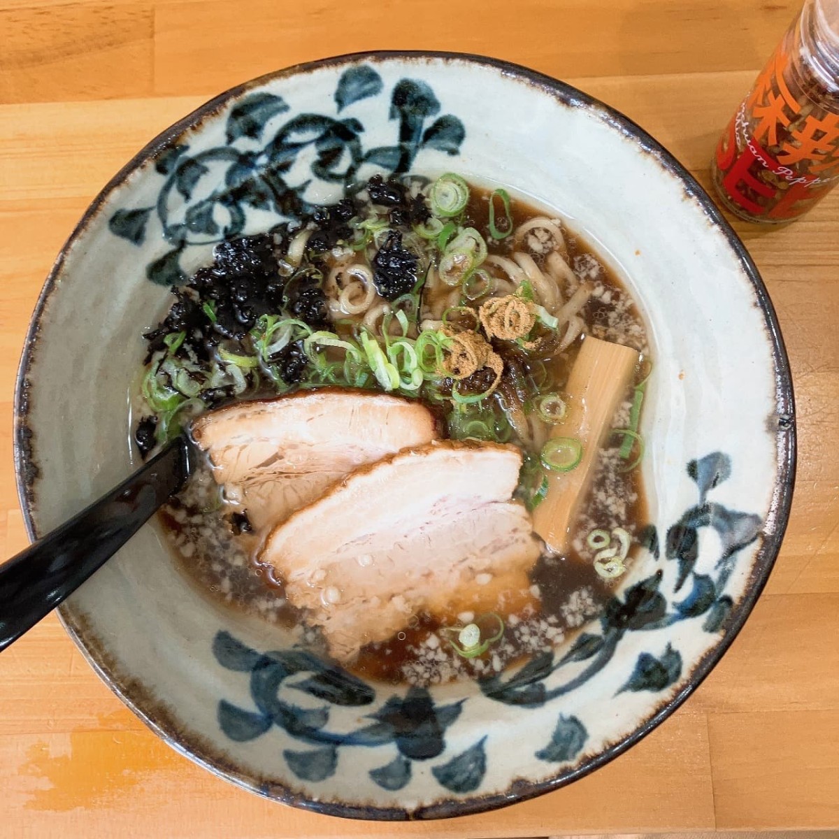 島根県松江市にあるラーメン店『麪家ひばり』の「濃厚中華蕎麦」