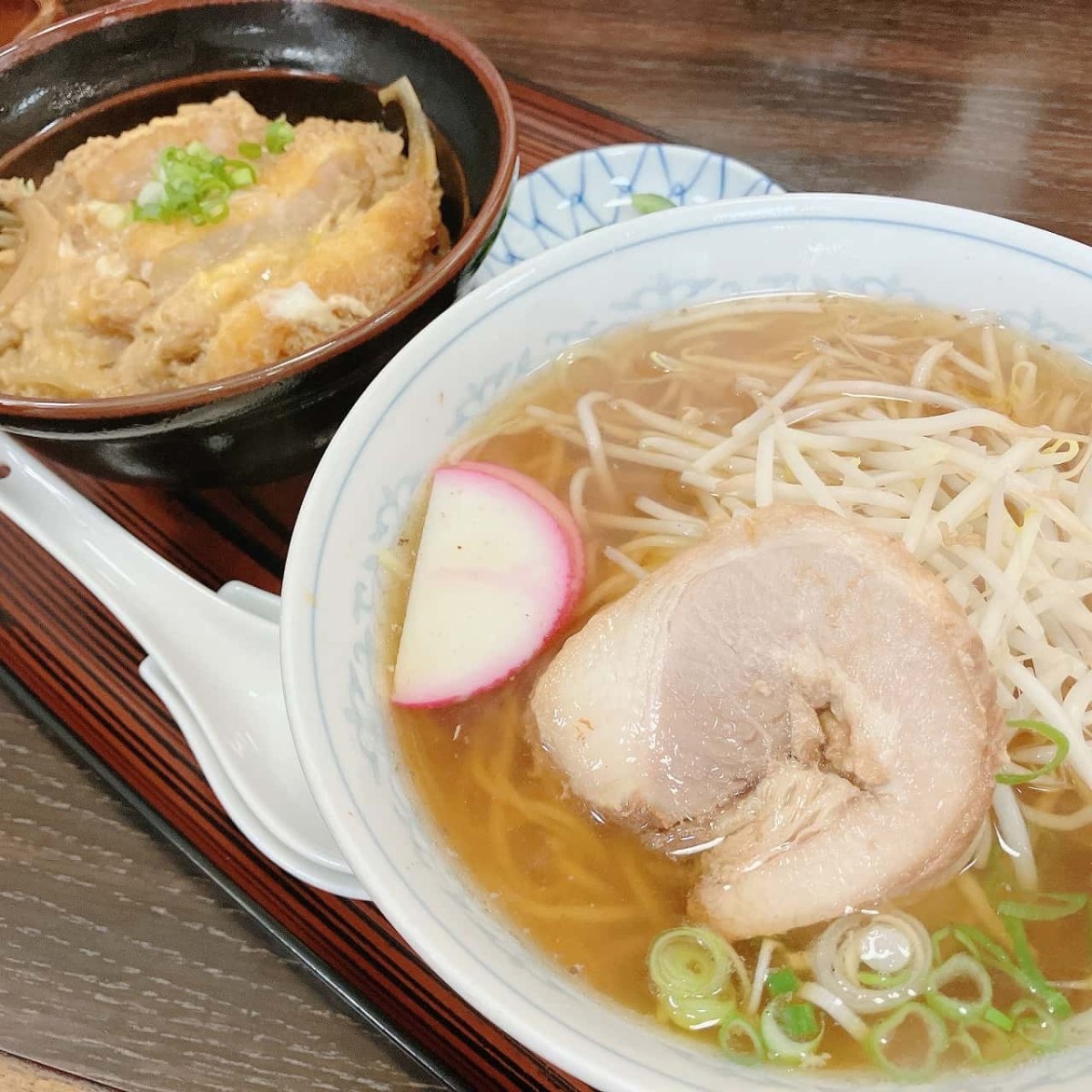 島根県出雲市にある『風月庵』のラーメン