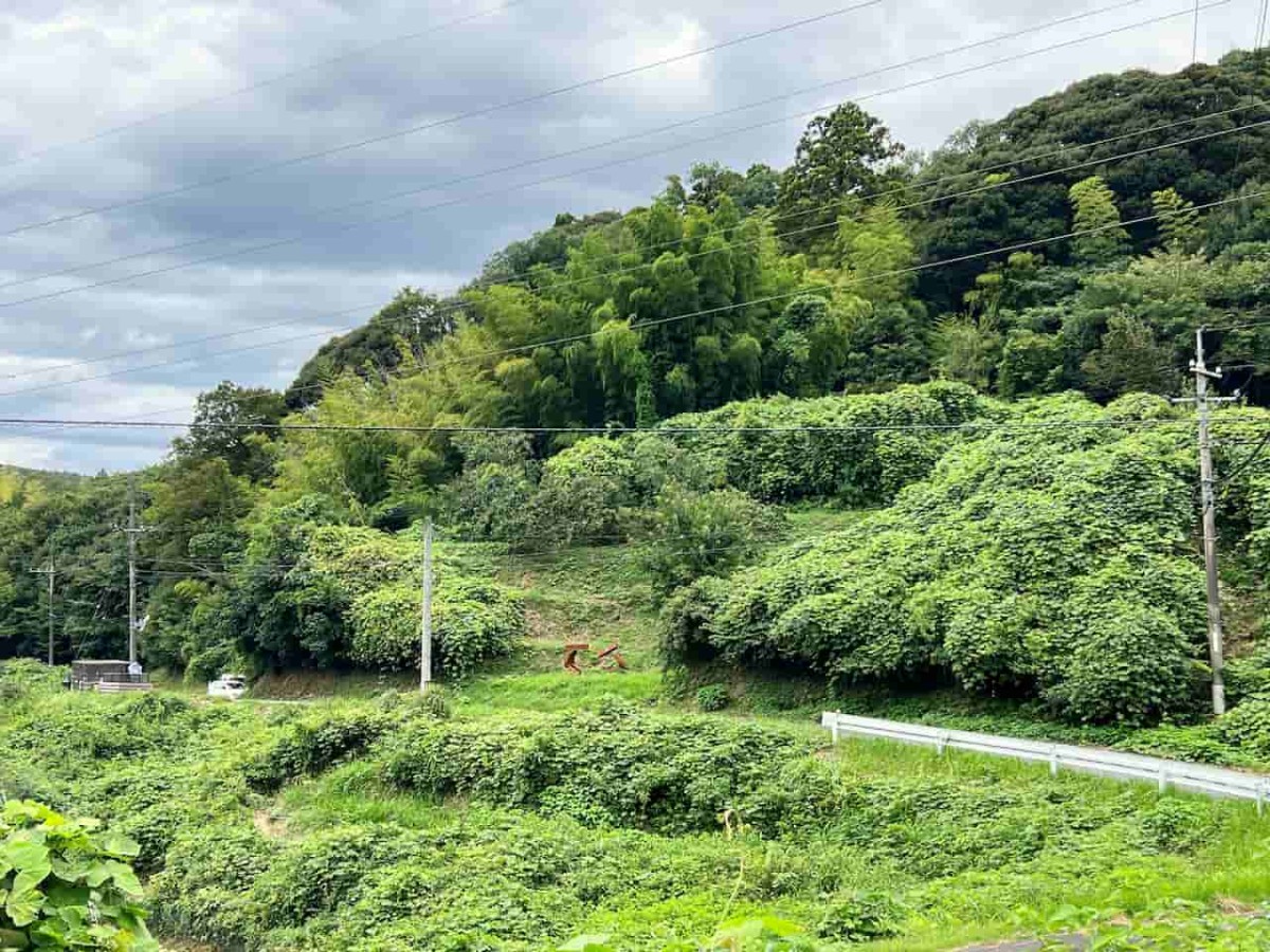 島根県松江市の東忌部町で見つけた彫刻作品