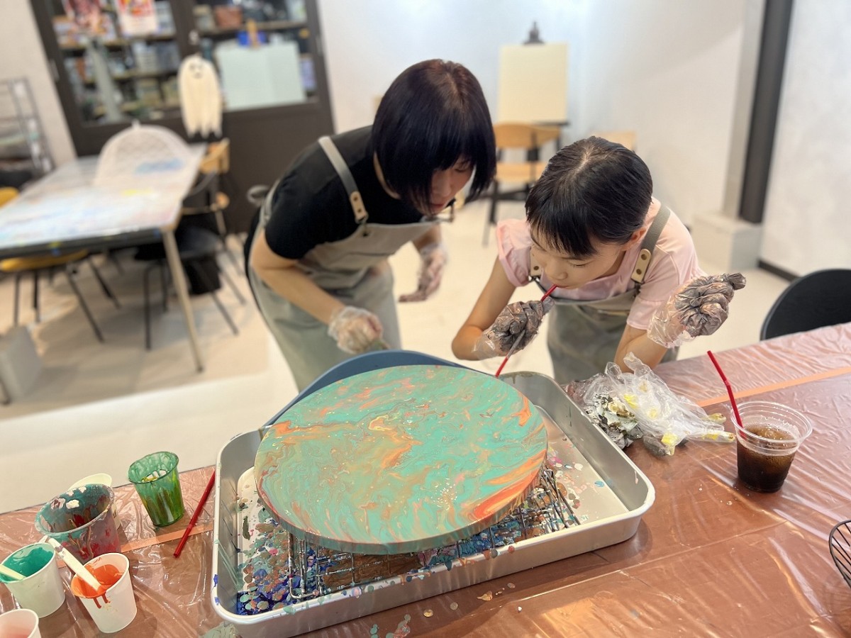 鳥取県米子市にあるアート体験スポット『LAND INK（ランドインク）』でのラウンドアート体験風景