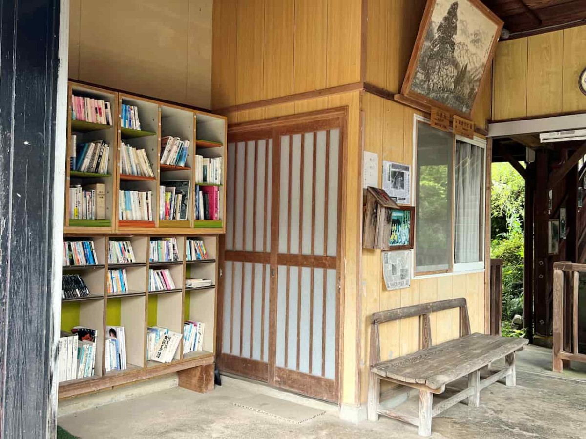 鳥取県智頭町にある「那岐駅」の様子