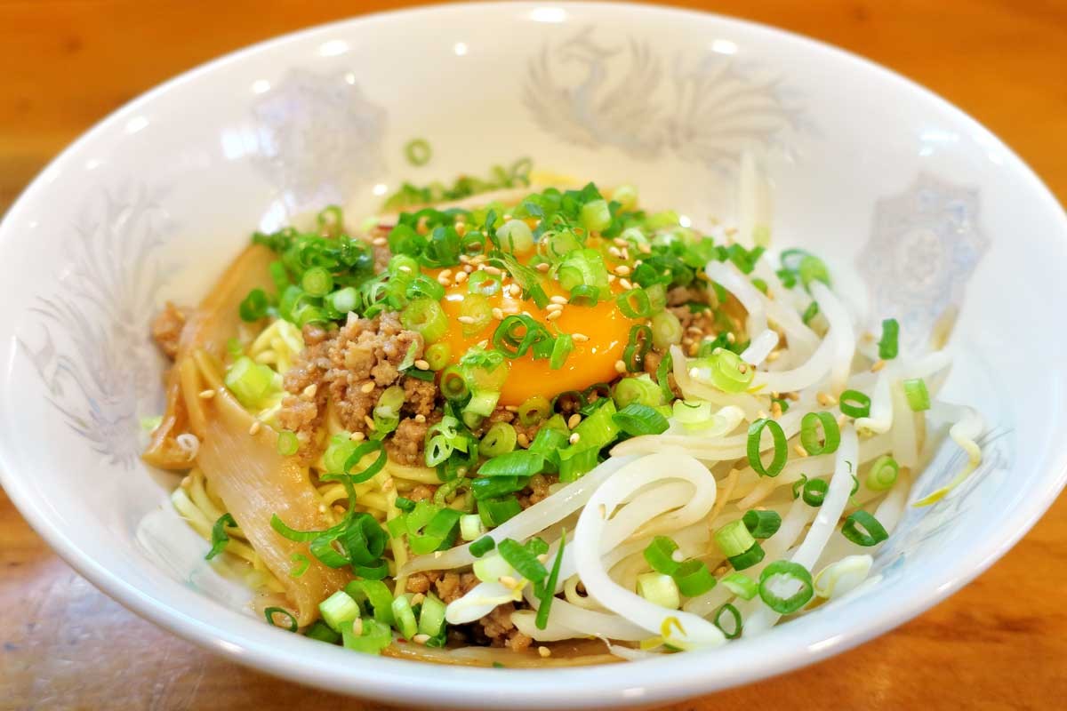 鳥取県の温泉地・三朝温泉にある人気食事処『みささの味処 縁がわ』のみささ ラードン麺