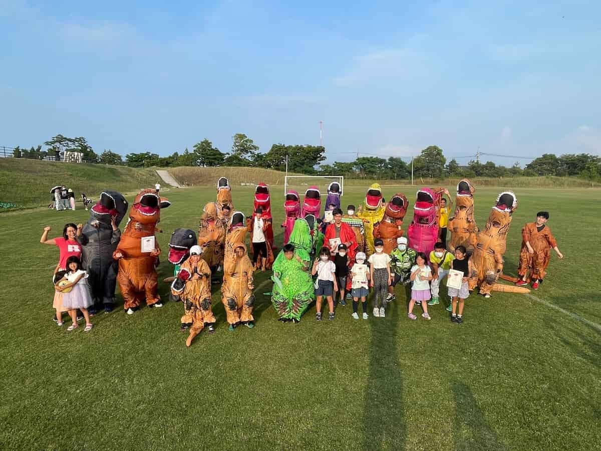 鳥取県のプロサッカークラブ「ガイナーレ鳥取」のイベント「大夜宴スタジアム」の「ティラノサウルスレース」