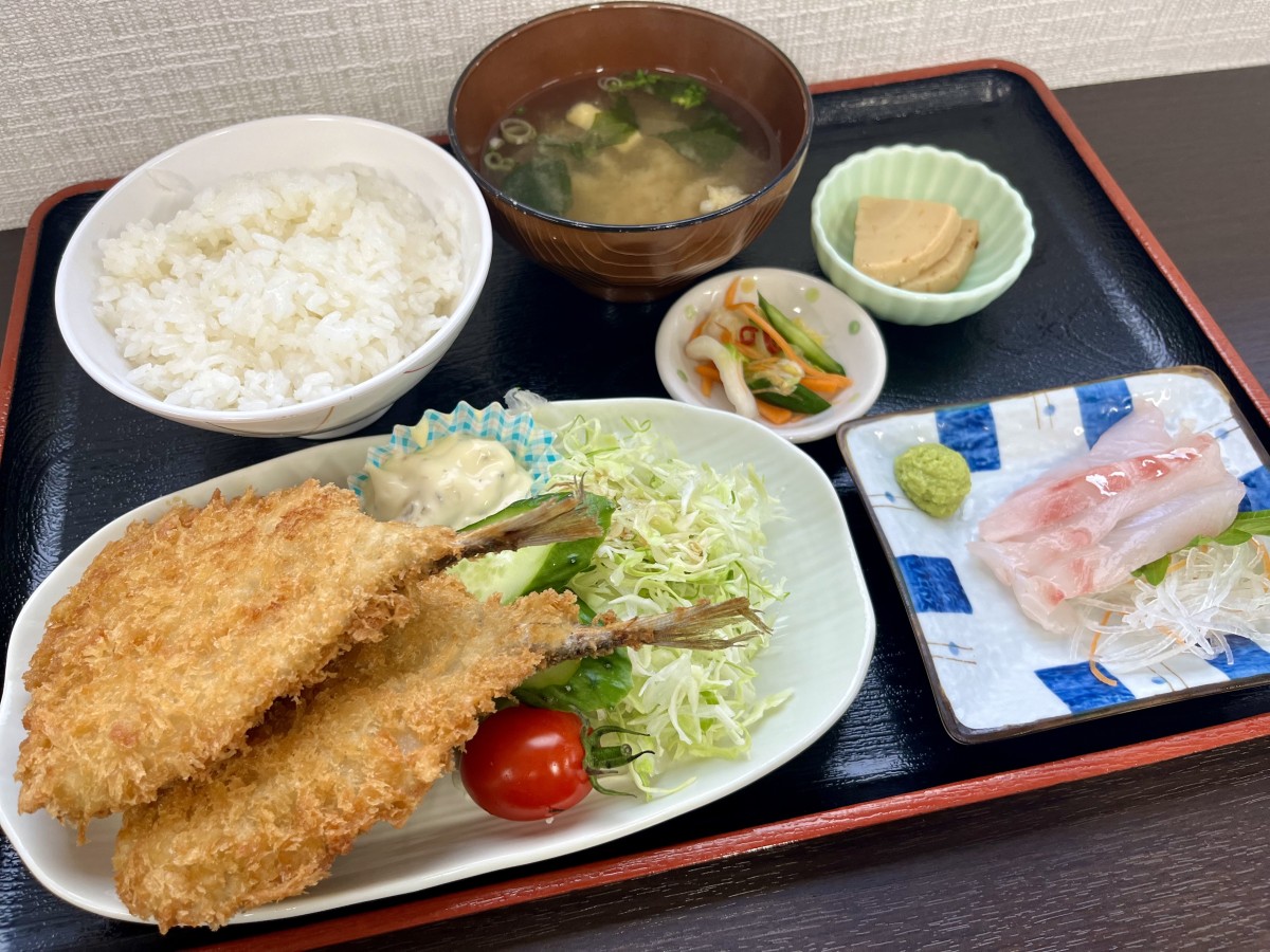 鳥取県『境港水産物直売センター』内にある食事処『さかな塾』の「日替わり定食」