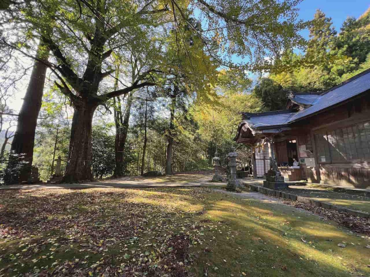 鳥取県日野郡日南町にある『大石見神社』の様子