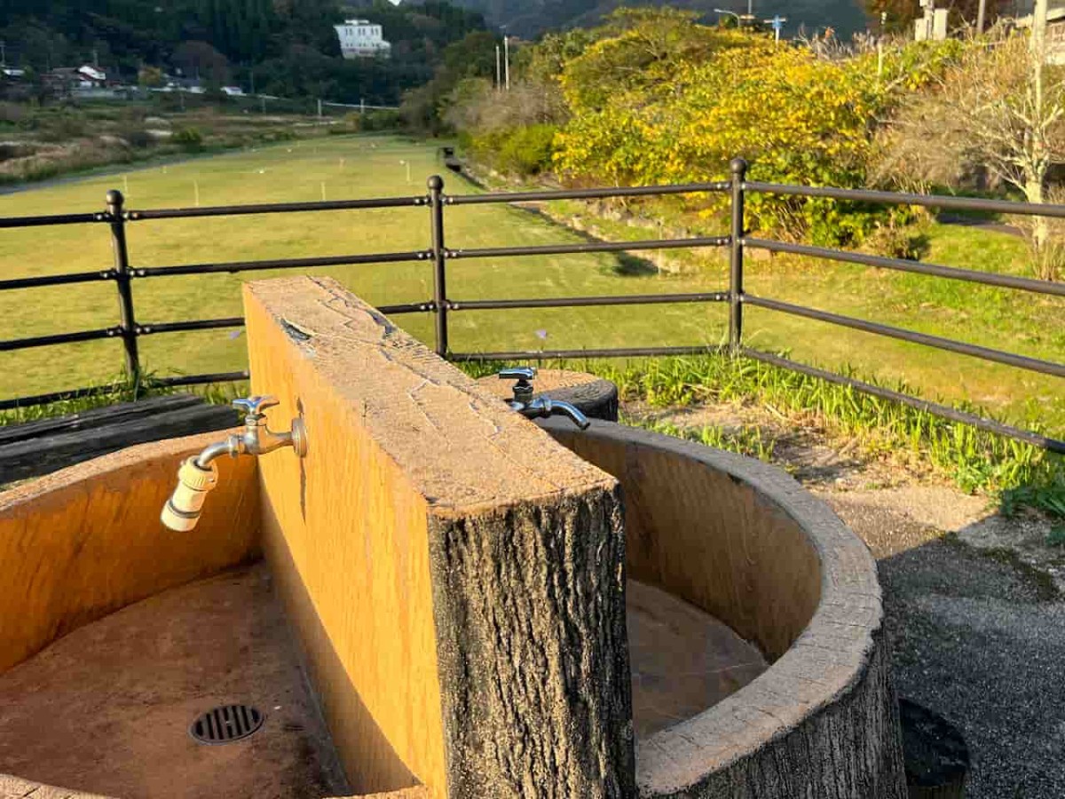 鳥取県日野町にある『黒坂カワコふれあい公園』の様子