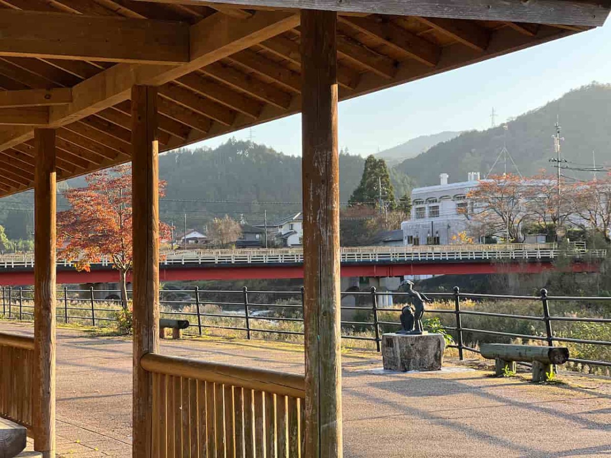 鳥取県日野町にある『黒坂カワコふれあい公園』の様子