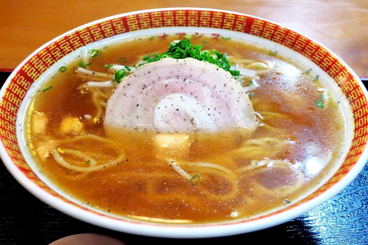 鳥取県南部町にある喫茶・食事処『オアシス』の牛骨ラーメン