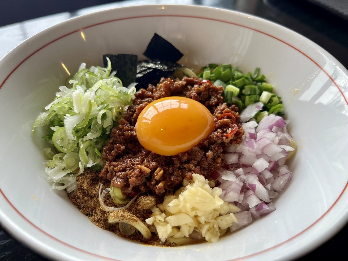 鳥取県米子市の牛骨ラーメン店『銀之助』の「台湾まぜそば」