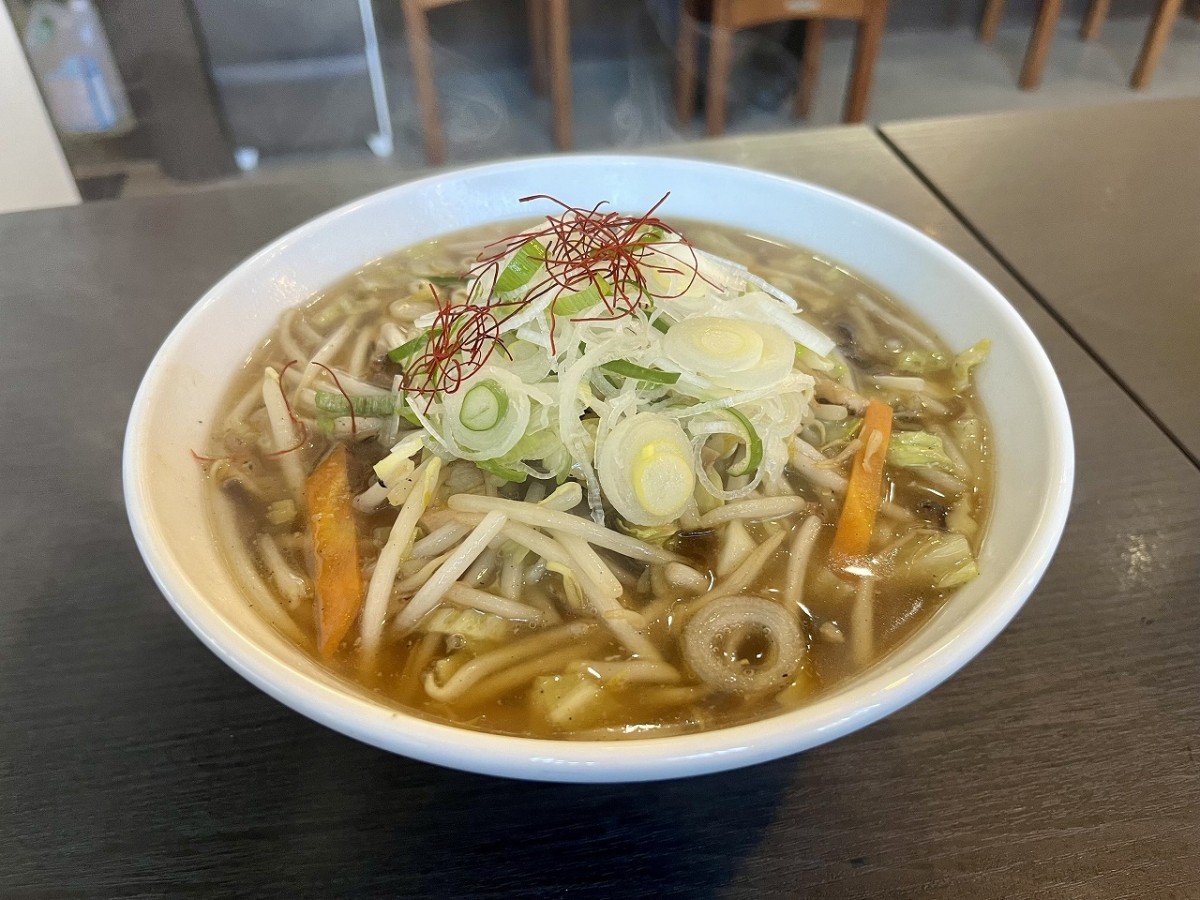 鳥取県米子市にある『牛骨ラーメン 麺屋 暁』の野菜牛骨ラーメン