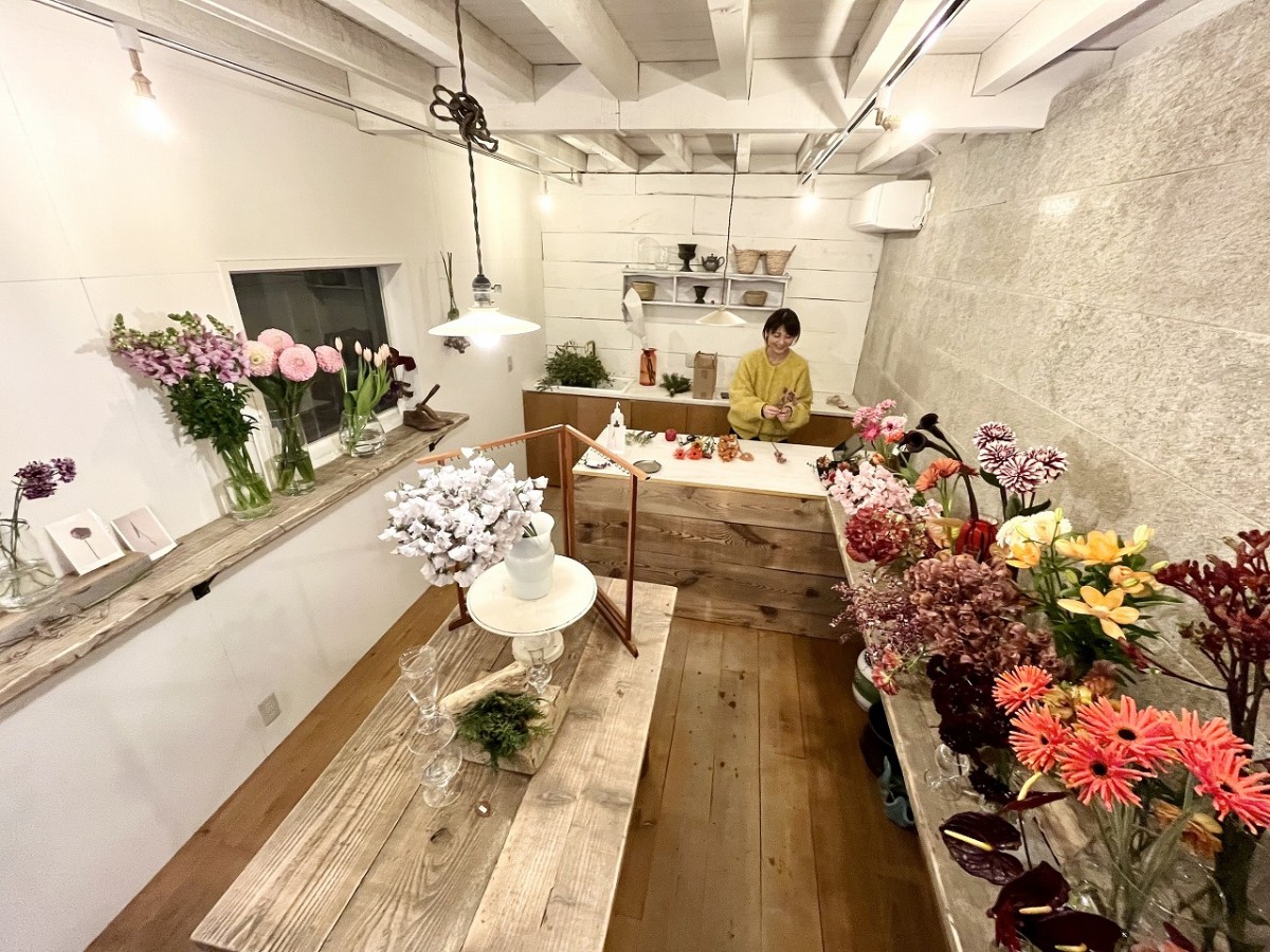 鳥取県米子市の花屋『水性杨花』（シュイシンヤンファ）の店内の様子