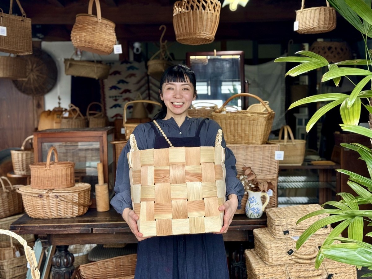 鳥取県伯耆町にある雑貨屋『CADEAU（かど）』のスタッフさん