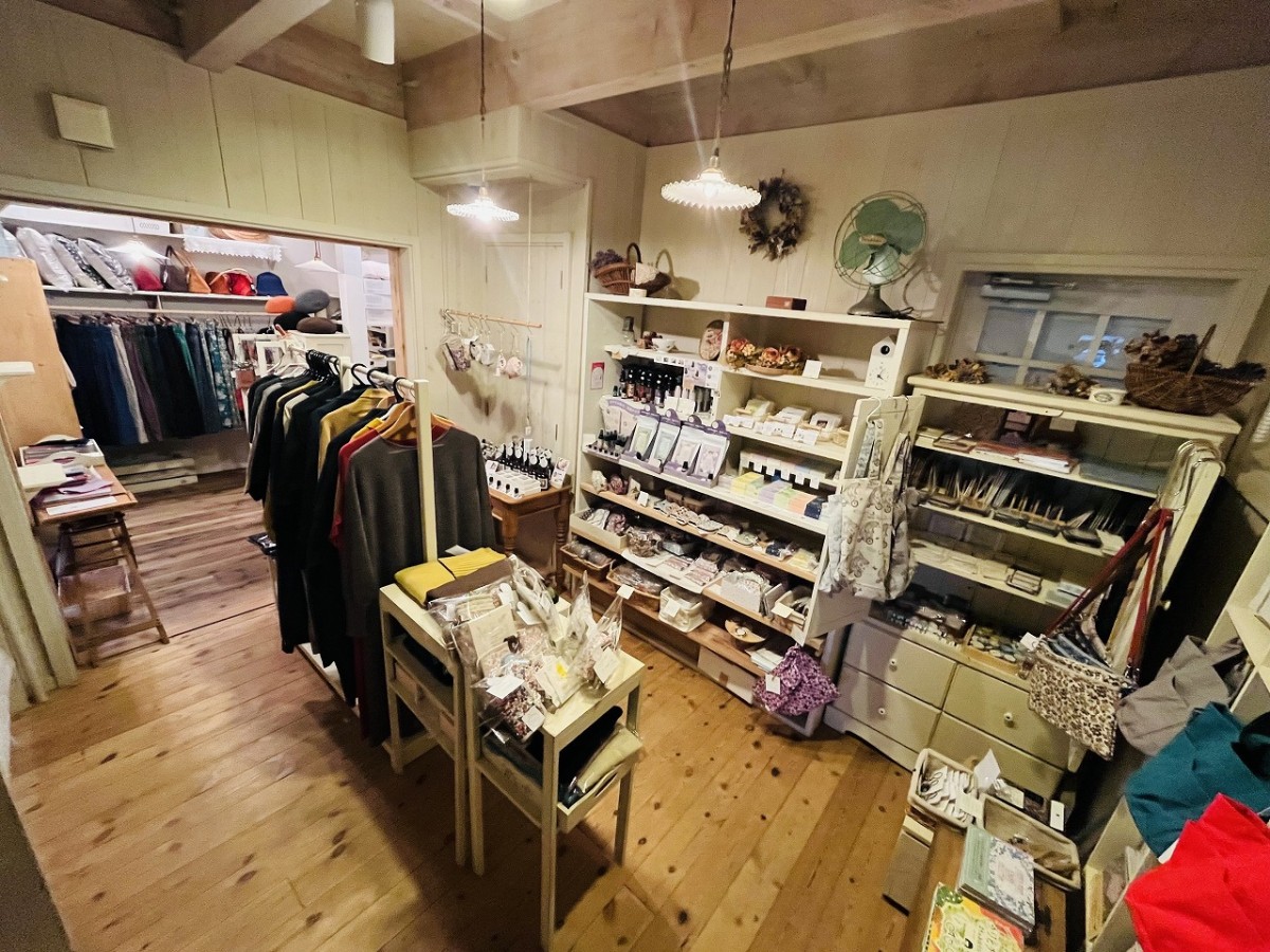 米子市目久美町の雑貨屋さん『Miss Lavender（ミスラベンダー）』の店内