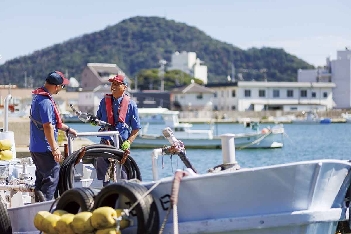 隠岐の島町「有限会社西郷日石」の業務風景