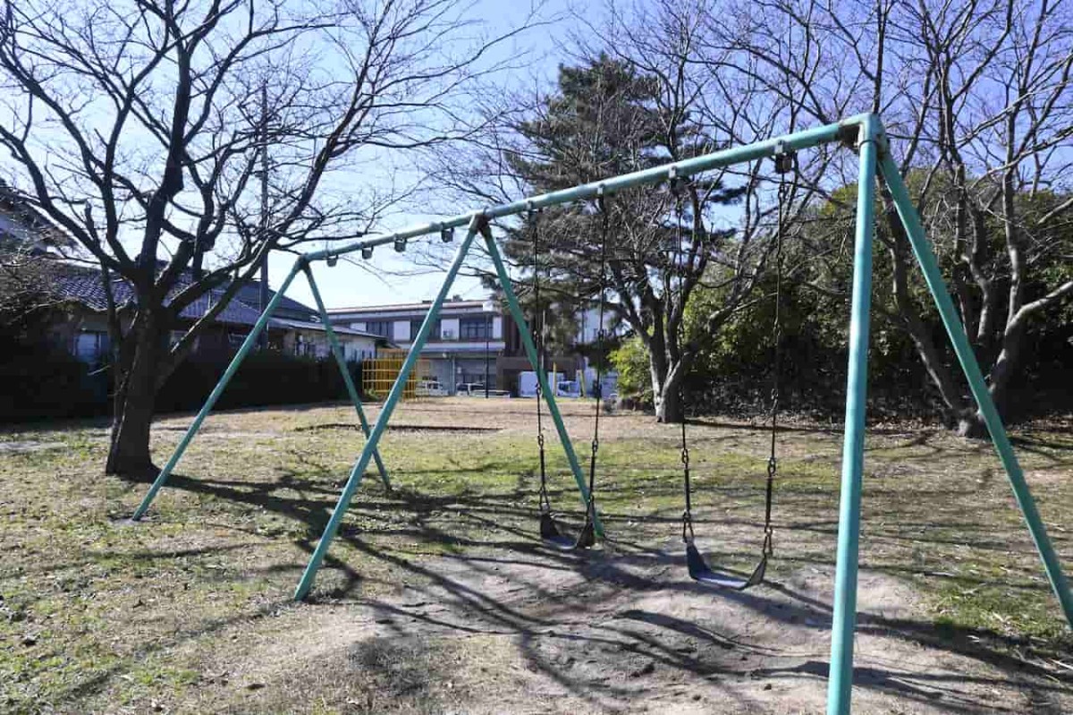 米子市淀江町の公園『淀江台場跡』に設置されたブランコ