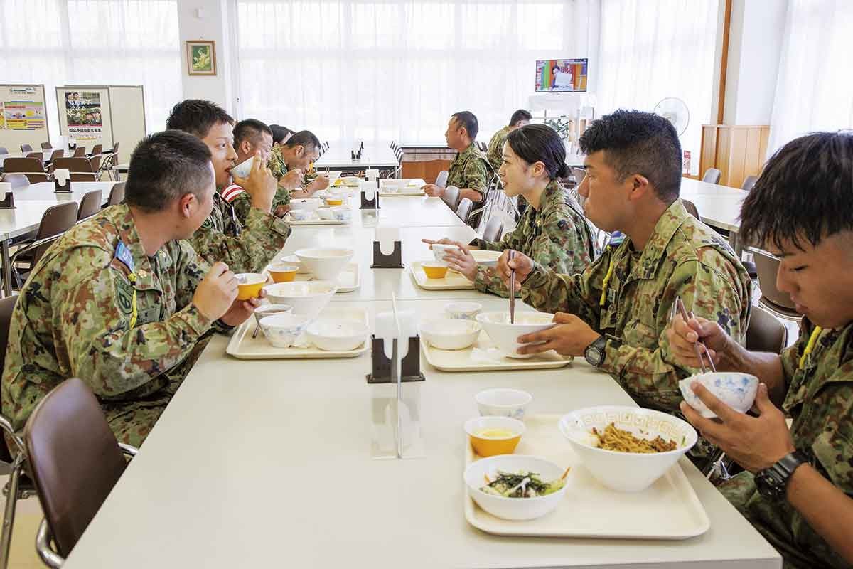 松江市「自衛隊島根地方協力本部」の食堂