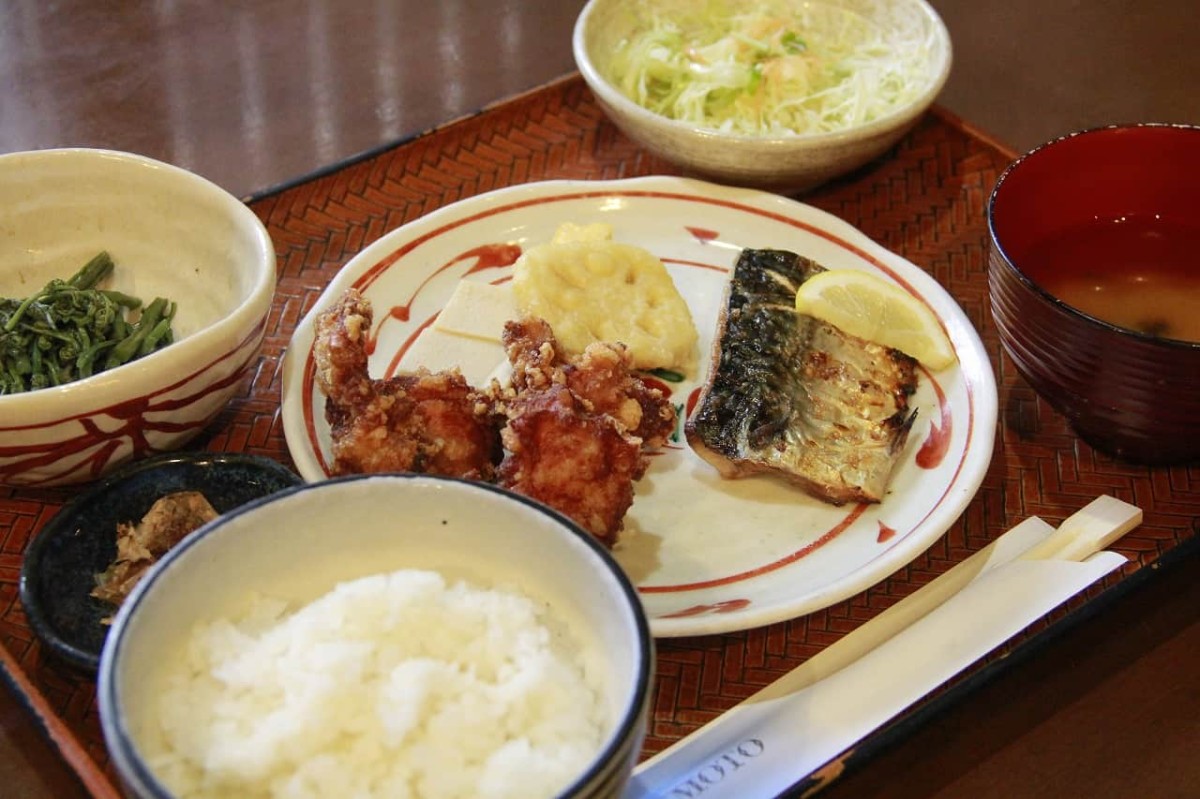 島根県松江市にある『おいでやすおおきに屋』で提供している1000円以下のランチ_安い