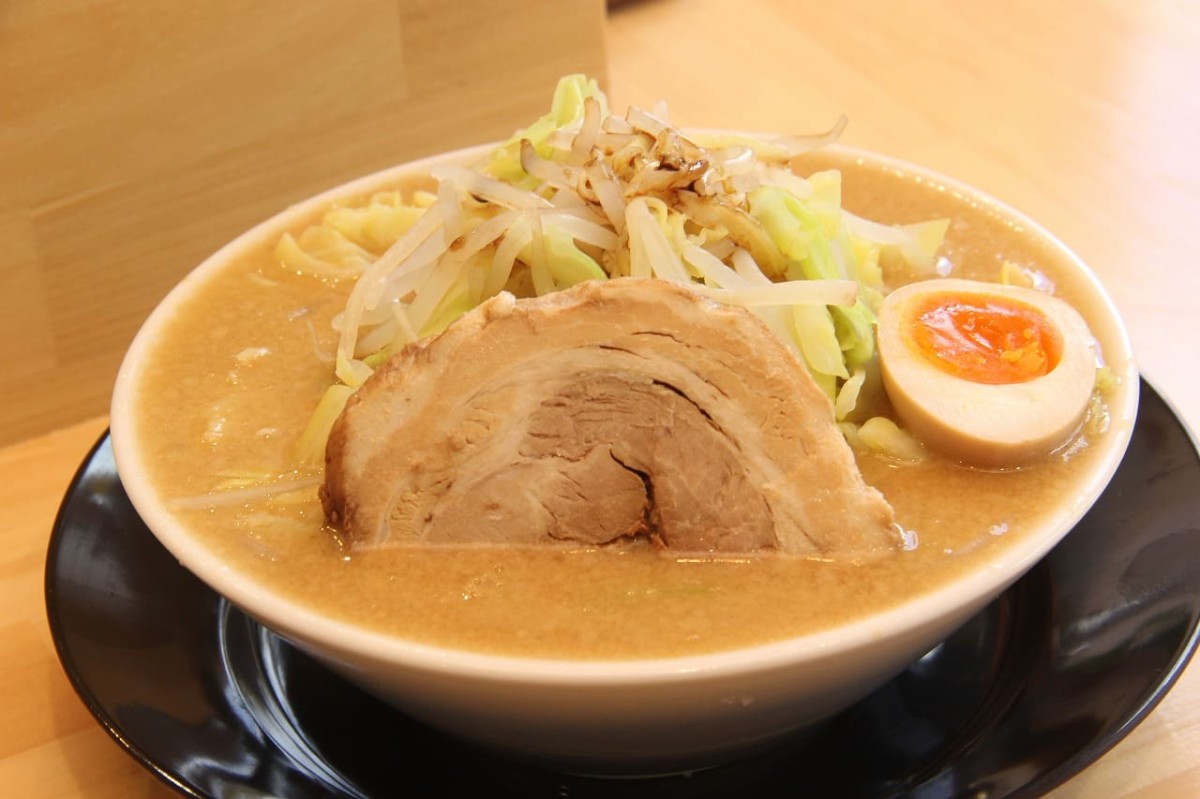 島根県出雲市にオープンした『ぶーちゃんら―めん』のラーメン