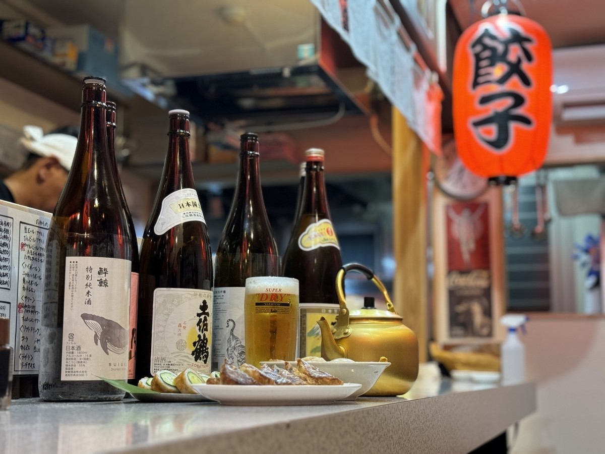 米子市皆生温泉にある屋台居酒屋『絶好調』の店内