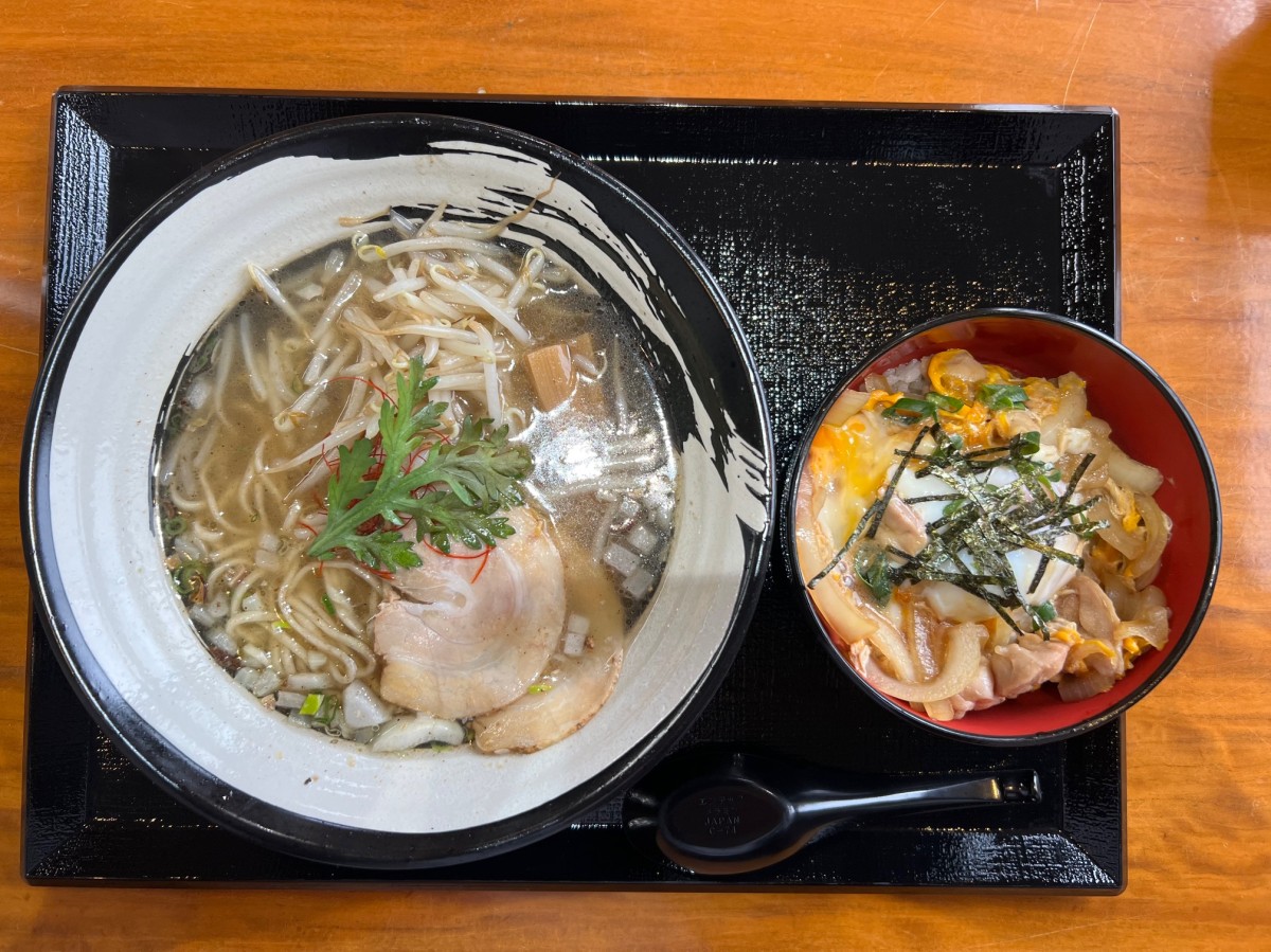 鳥取県鳥取市にオープンしたラーメン店『麵匠はな美』のセットメニュー