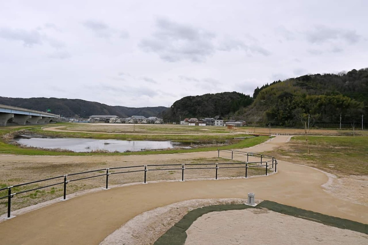 鳥取県青谷町にある『青谷かみじち史跡公園』の様子