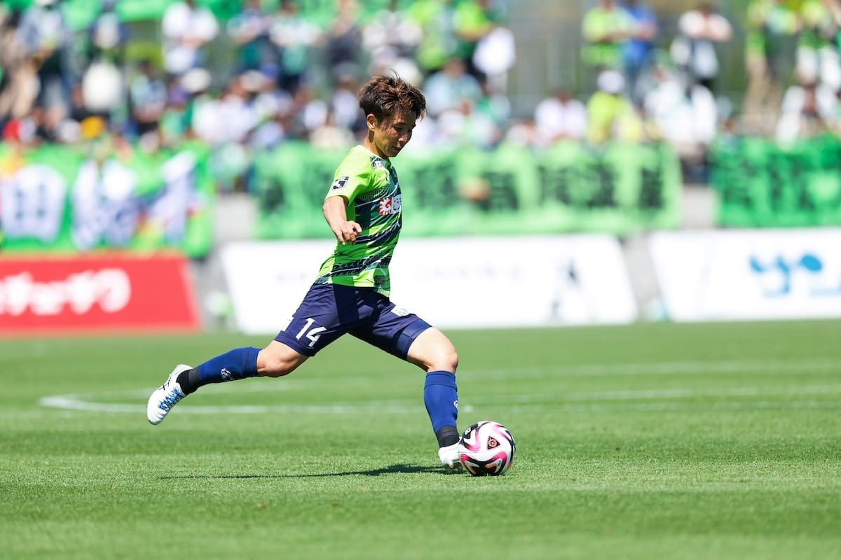 鳥取県のプロサッカークラブ「ガイナーレ鳥取」の試合風景