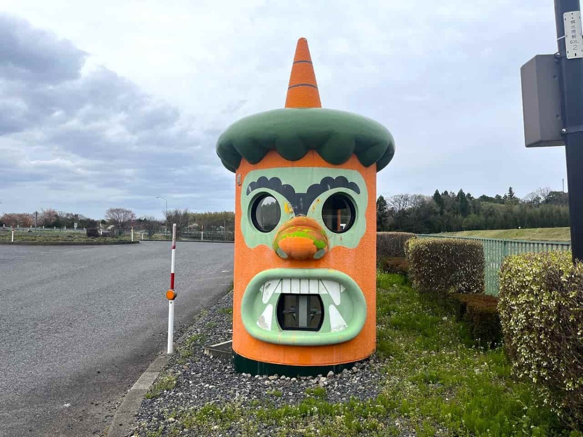 鳥取県西伯郡伯耆町にある「溝口展望駐車場」にいる鬼