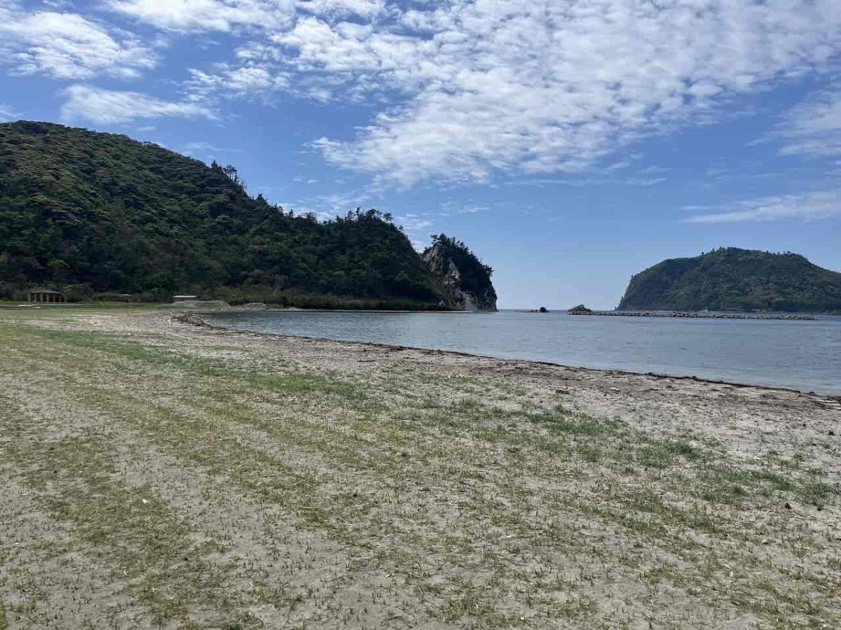 島根県隠岐郡隠岐の島町にある「塩の浜キャンプ場」でのビーチクリーン