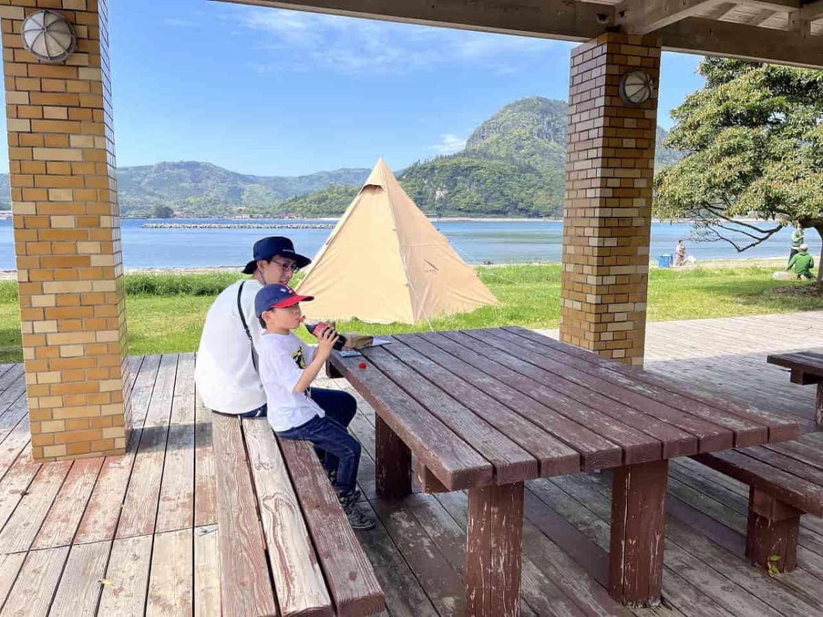 島根県隠岐郡隠岐の島町の「塩の浜」でのビーチクリーン