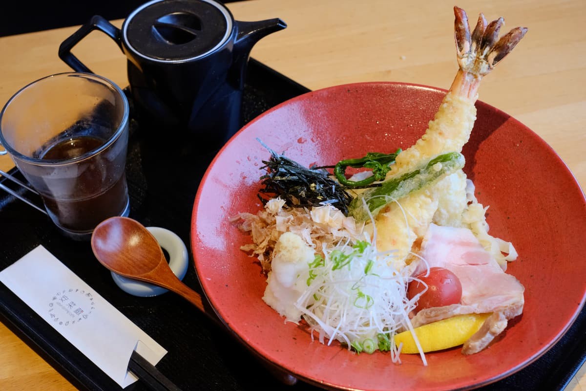 島根県松江市『安菜蔵』の「らうめん」