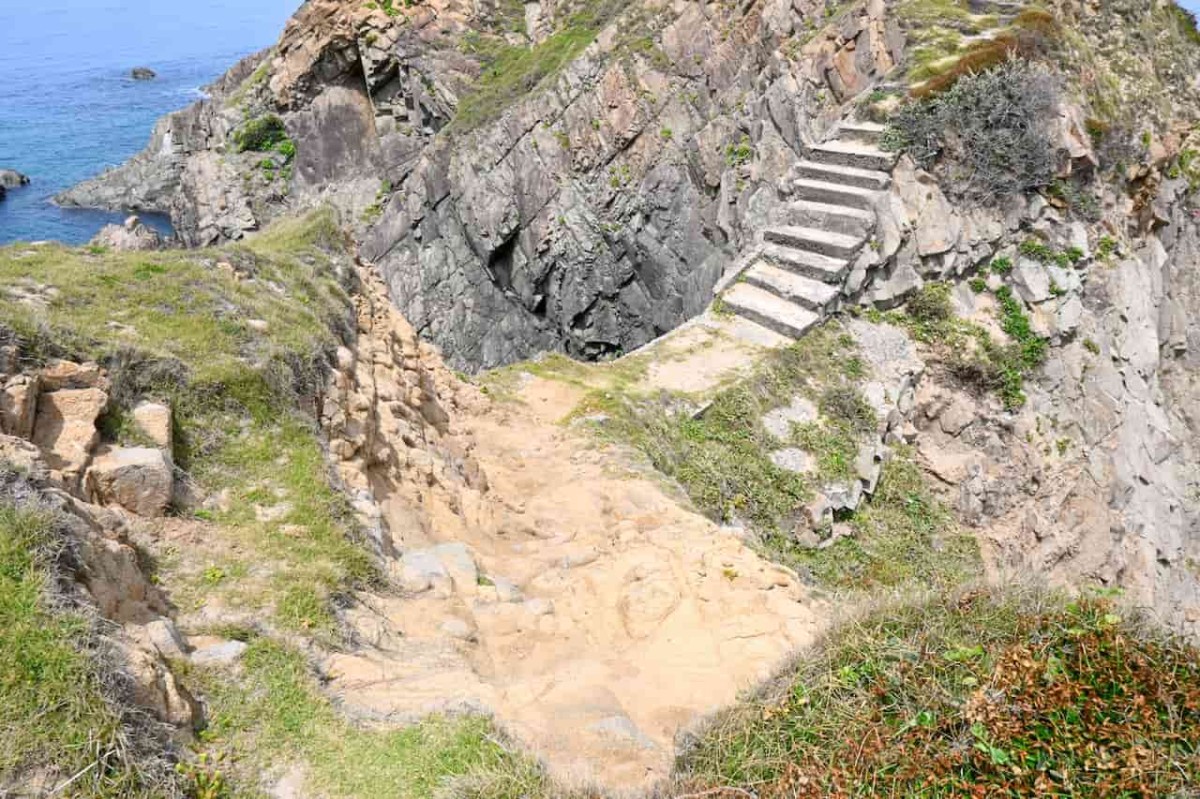 島根県江津市にある「真島」