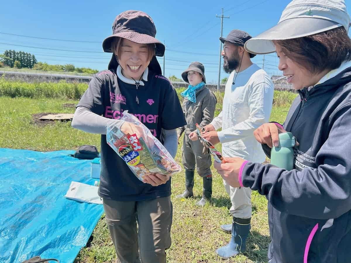 島根県松江市の大根島で開催された「海藻の利活用でつくる芋焼酎プロジェクト」の様子