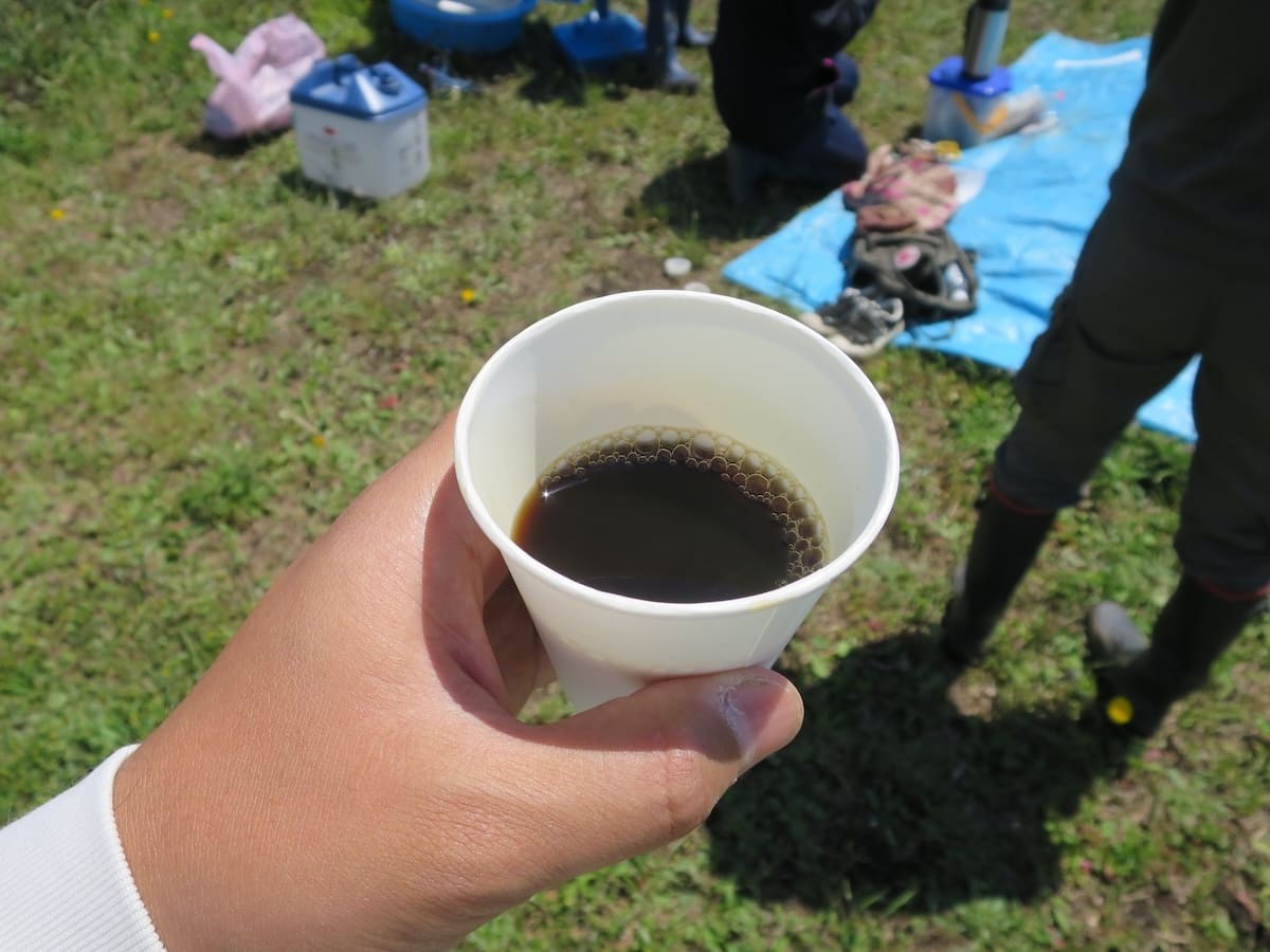 島根県松江市の大根島で開催された「海藻の利活用でつくる芋焼酎プロジェクト」の様子