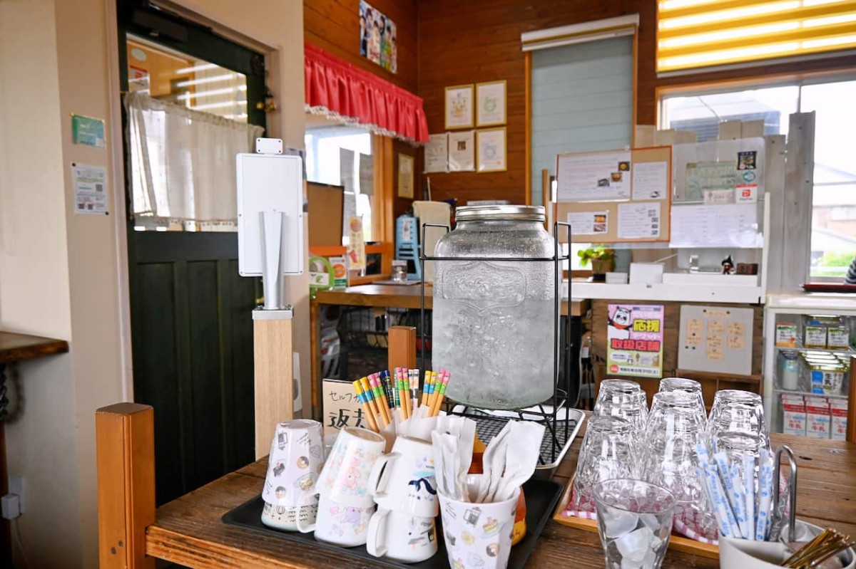 鳥取県大山町にある『喫茶ニコ』の店内