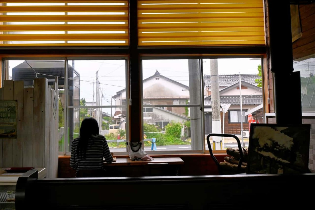 鳥取県大山町にある『喫茶ニコ』の店内