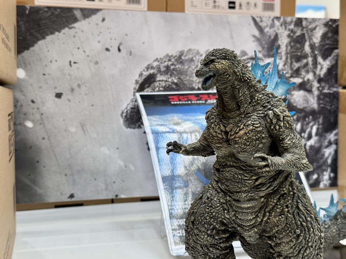 鳥取県米子市の百貨店『米子しんまち天満屋』に登場した「ゴジラ・ストア 米子天満屋 出張所」で販売している商品